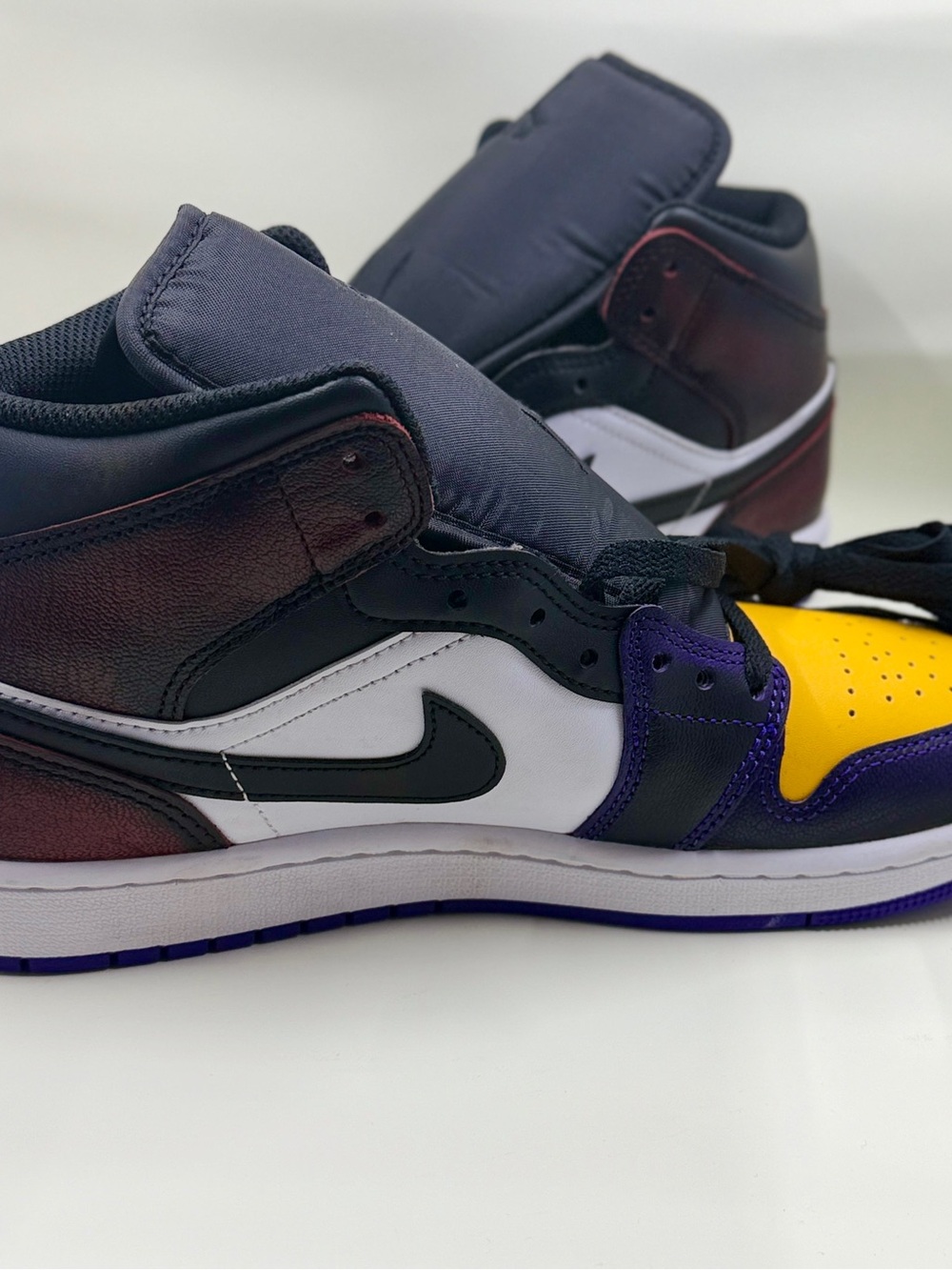NEW Air Jordan 1 Mid SE LA to Chicago Men’s Size 8